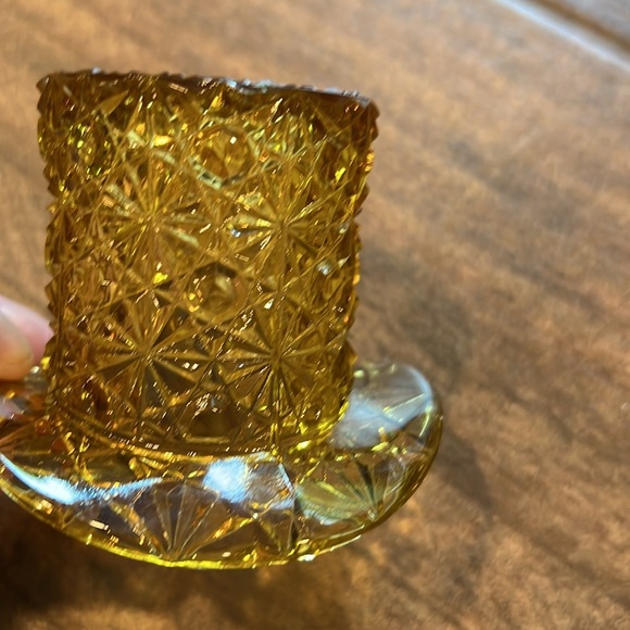 Fenton Vintage Daisy and Button Top Hat Toothpick Holder 2.5” x 3.25 - Picture 4 of 10